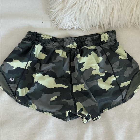 Lululemon size 8 2.5’ - Picture 4 of 4